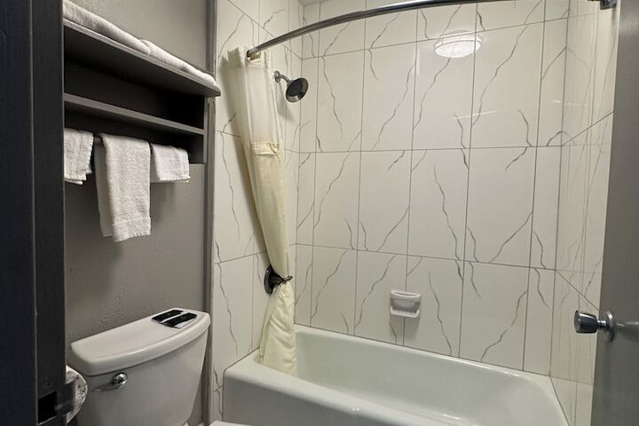 Room 18 of 19