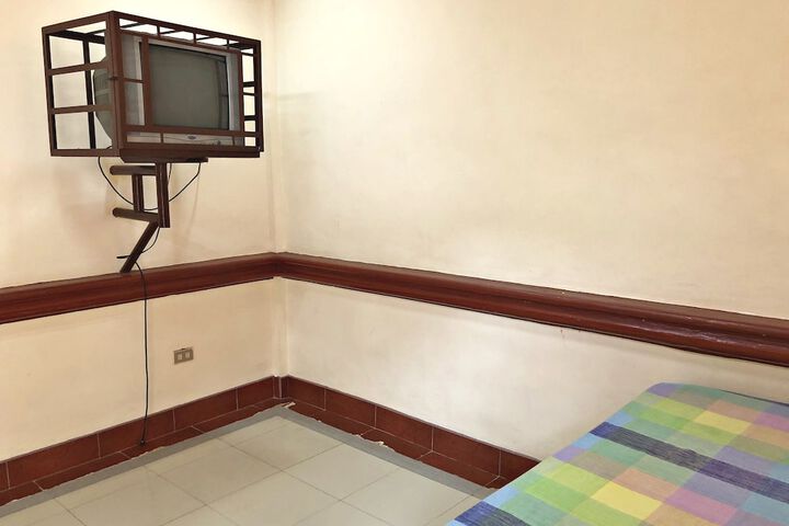 Room 10 of 26