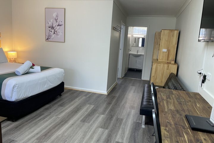 Room 30 of 97