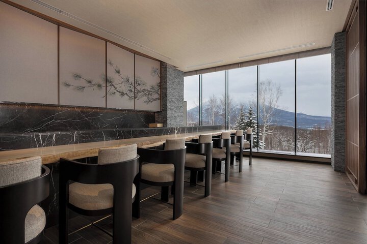 Lounge 40 of 47