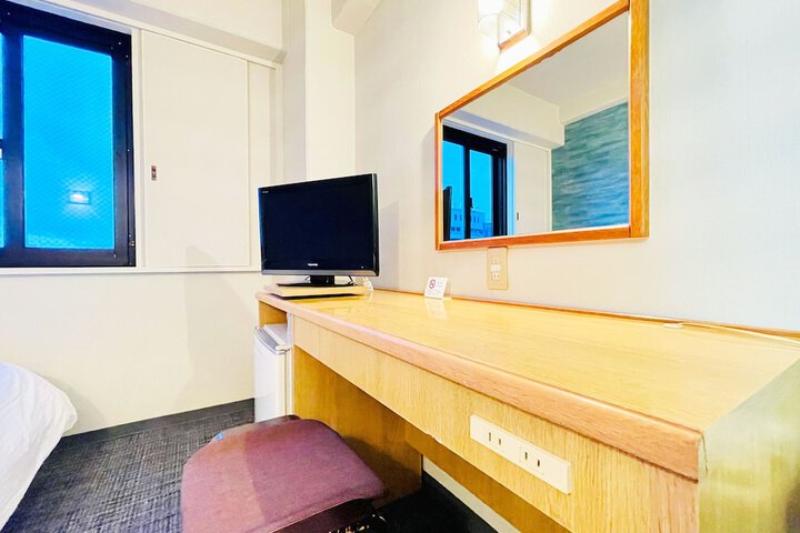Room 12 of 44