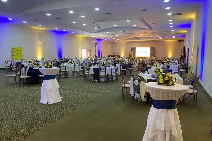 Ballroom/Hall 26 of 27