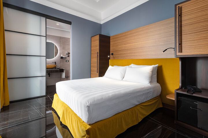 Room 2 of 13