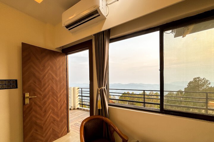 Room 34 of 114