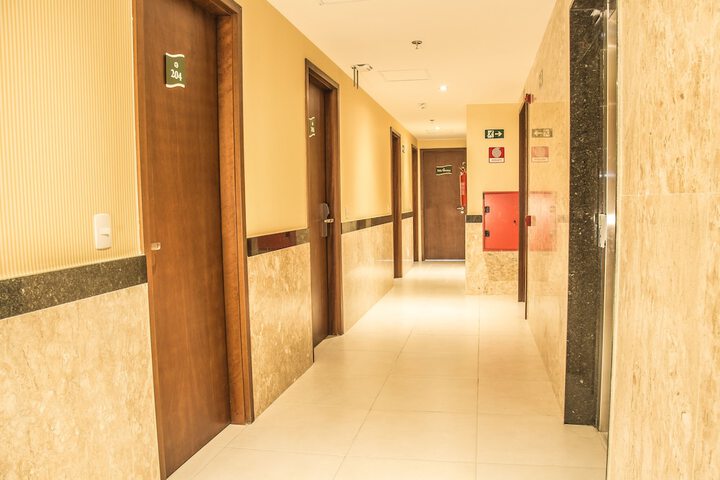 Ballroom/Hall 30 of 34