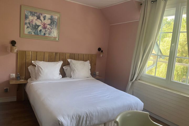 Room 7 of 24