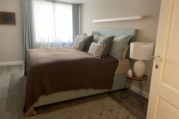 Room 3 of 82