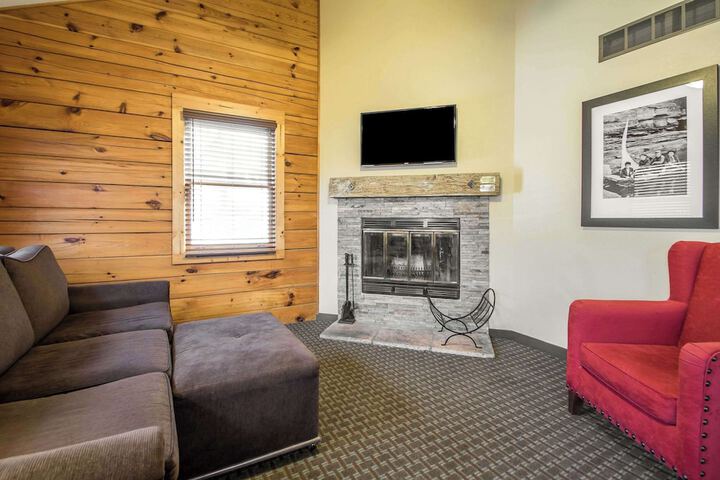 2 Bedroom 1 King 1 Queen 2 Bath Cottage (6 of 14)