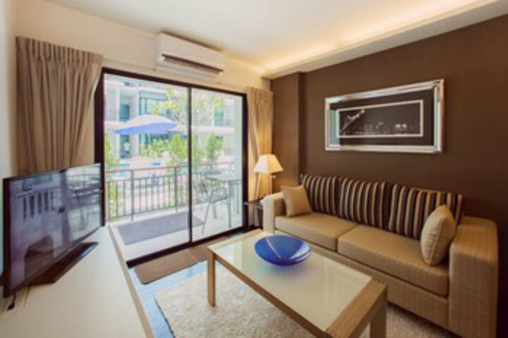 Room 14 of 38