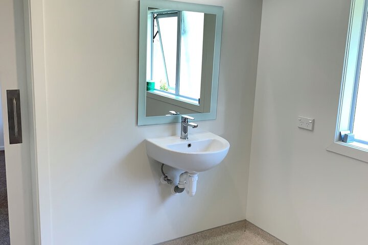 Room 11 of 16