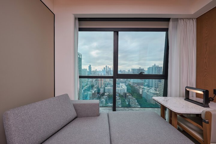 Room 15 of 24