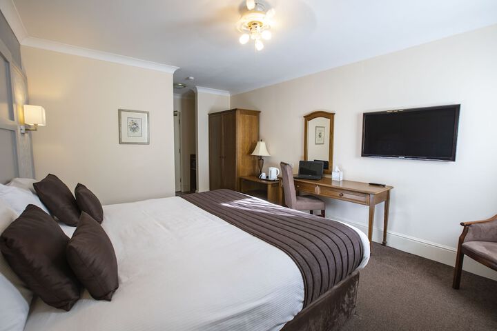 Room 14 of 76