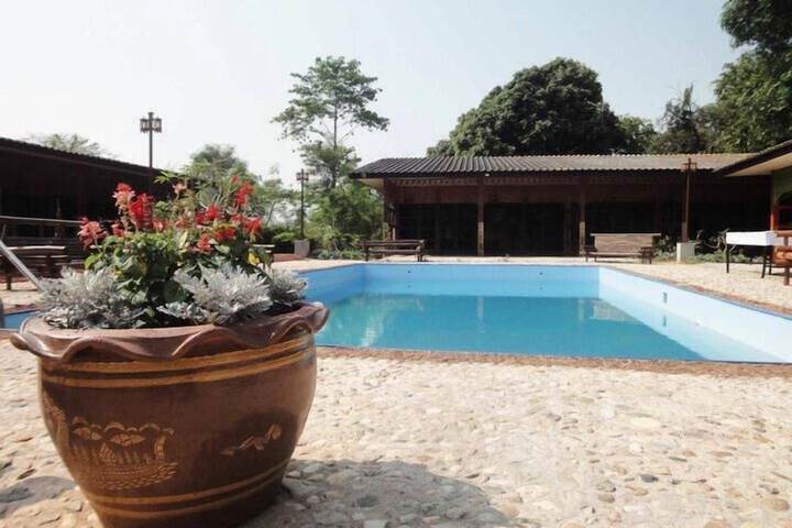 Hotel Pool