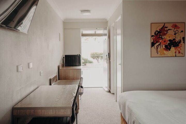 Room 15 of 93