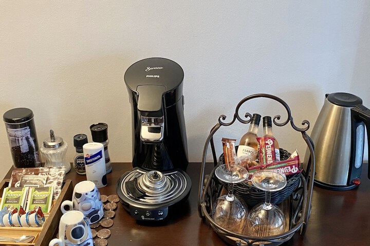 Breakfast/Coffee Service 26 of 51