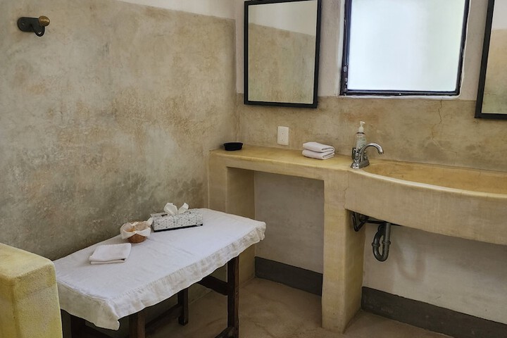 Room 15 of 46