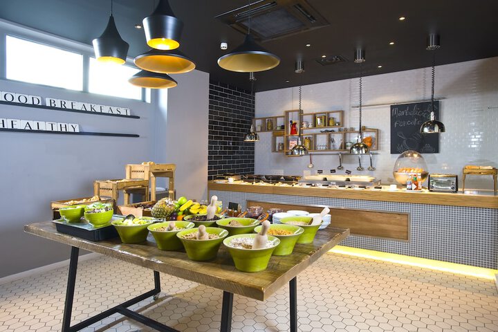 Breakfast/Coffee Service 52 of 106