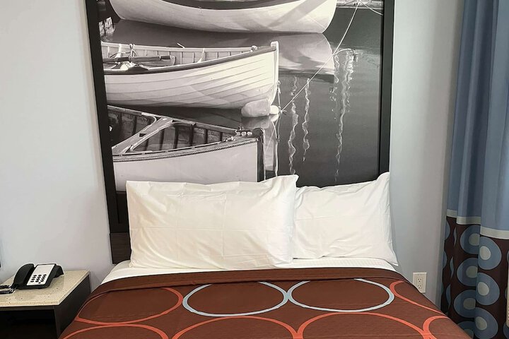 1 King Bed (1 of 5)