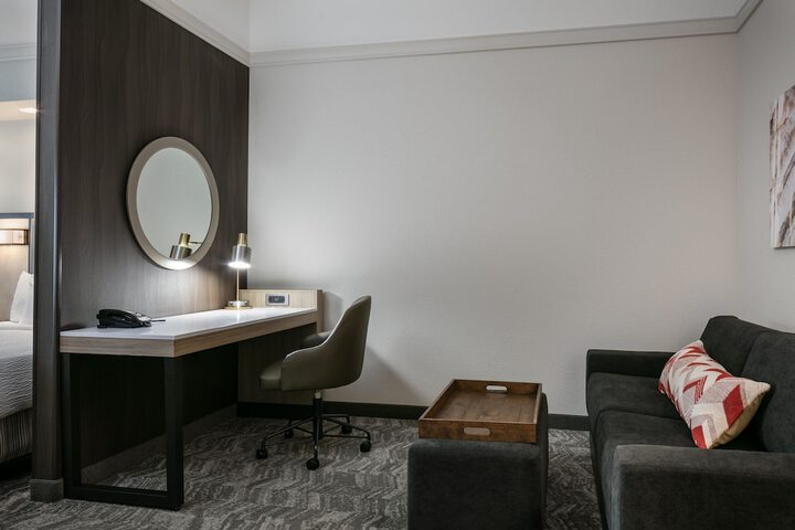 Room 16 of 32