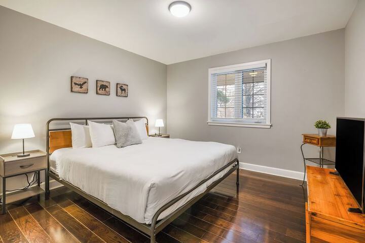 Room 4 of 42