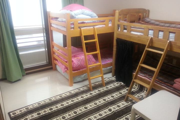 Room 4 of 111