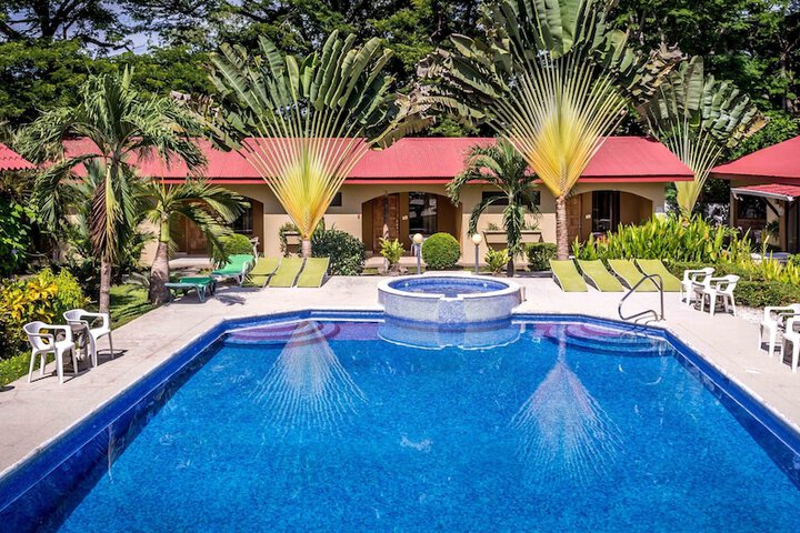 Hotel Pool