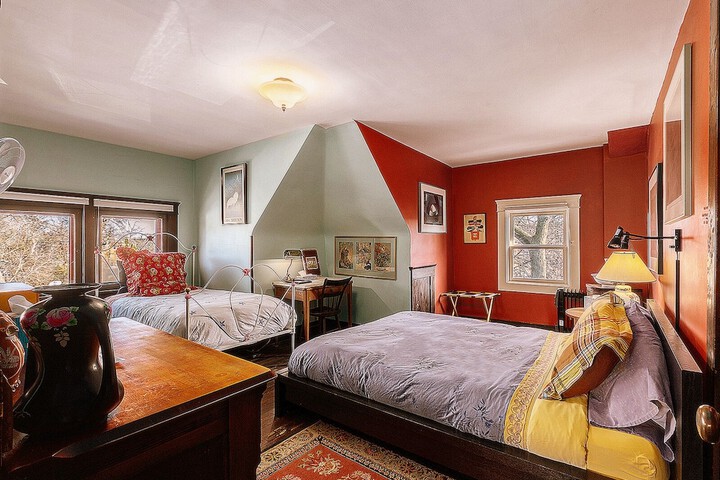 Room 15 of 36