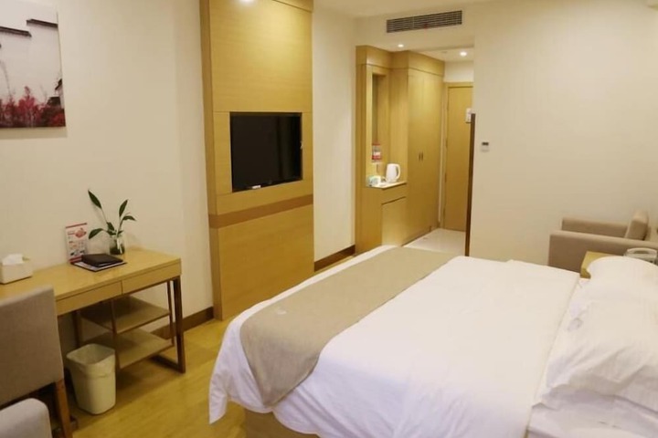 Room 8 of 22