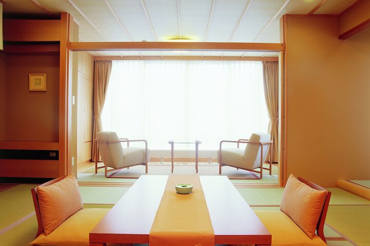Room 23 of 77