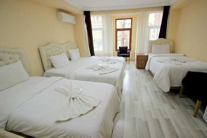 Room 7 of 14