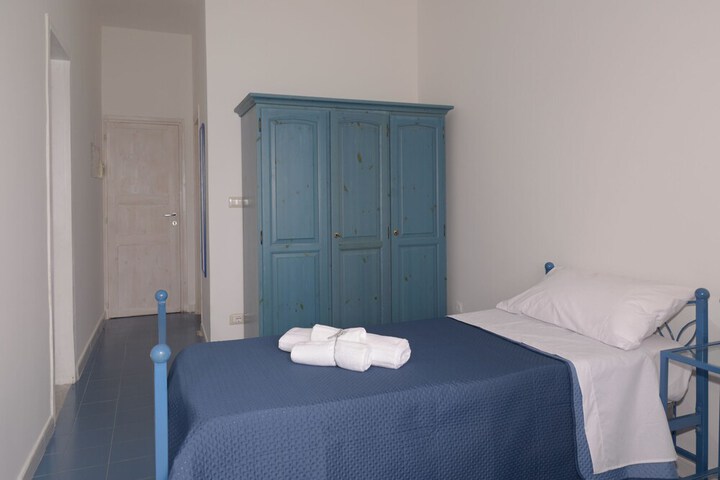 Room 11 of 31