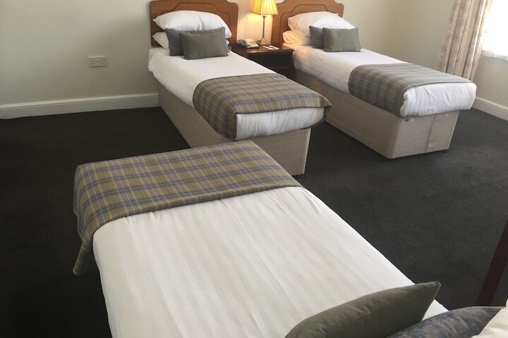 Room 45 of 153