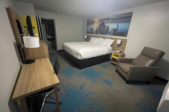 1 King Bed Accessible (6 of 16)
