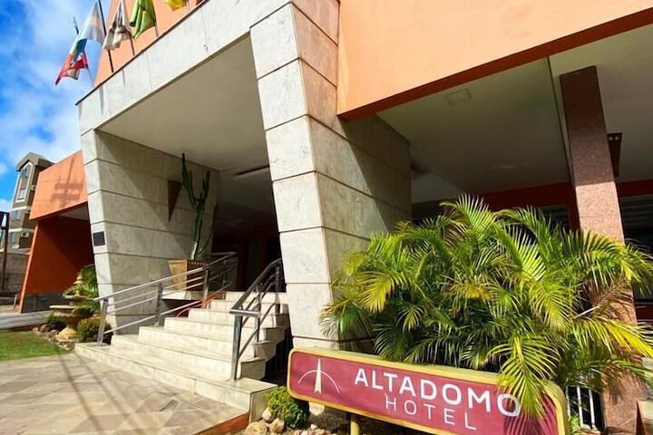 Altadomo Hotel in Santa Maria