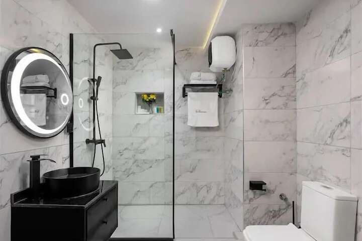 Room 10 of 39