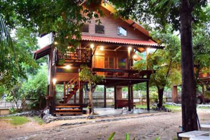 Baan Lanwa Homestay