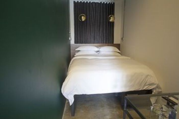 Room 73 of 89