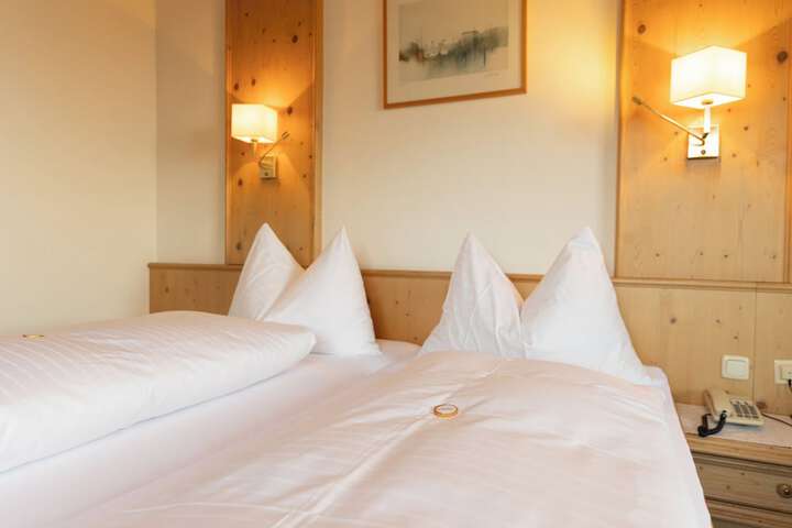 Room 6 of 23