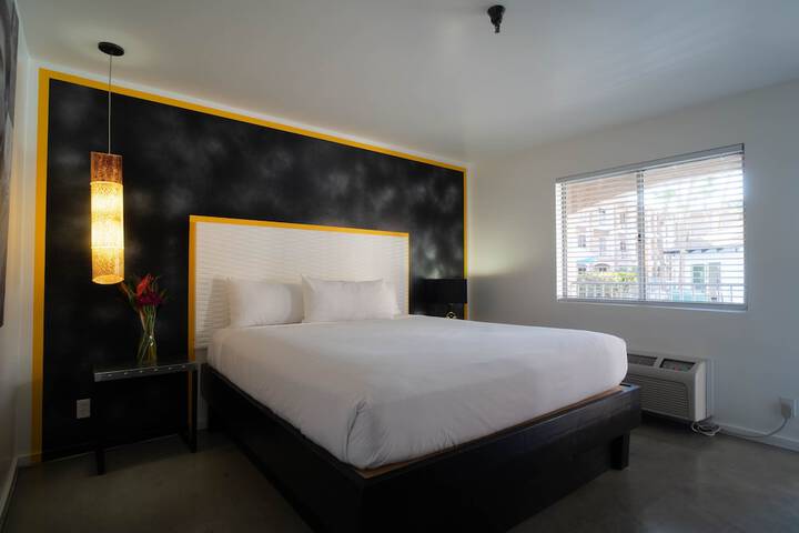 1 King Bed (7 of 44)