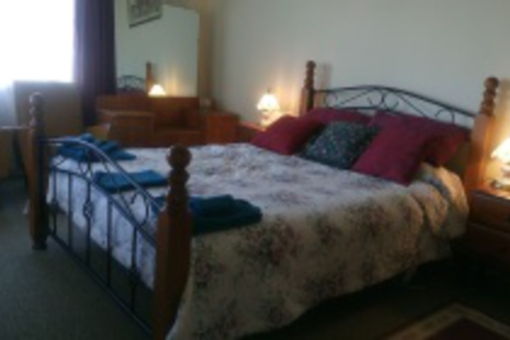 Room 318 of 407