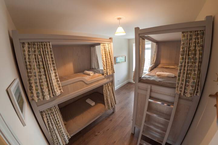 Room 15 of 22