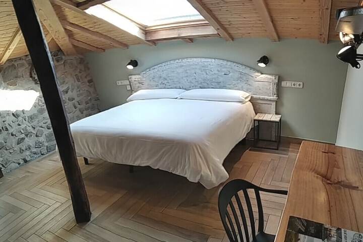 Room 6 of 26