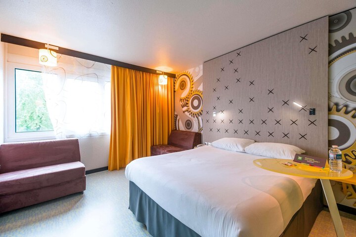 Room 18 of 81