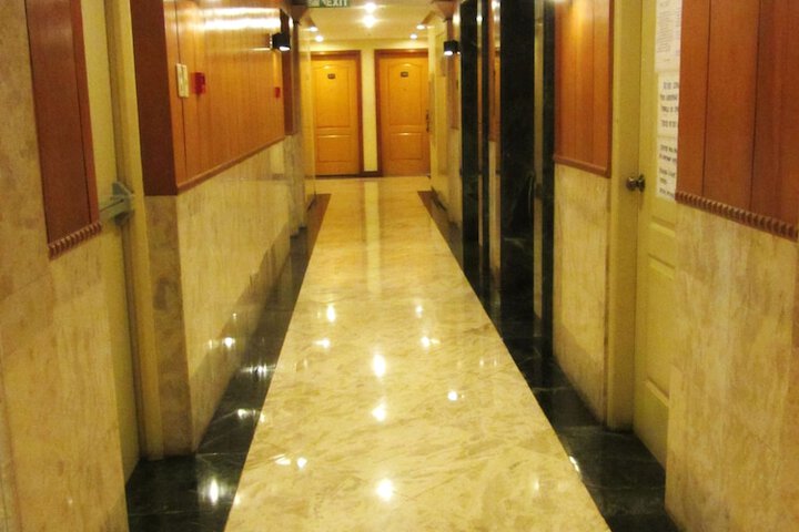 Ballroom/Hall 22 of 30