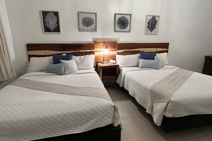 Room 13 of 38