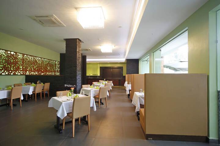 Dining 59 of 74