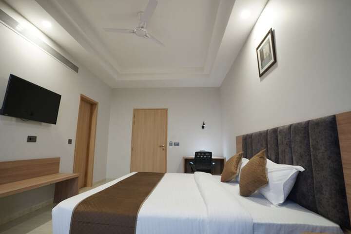 Room 41 of 69