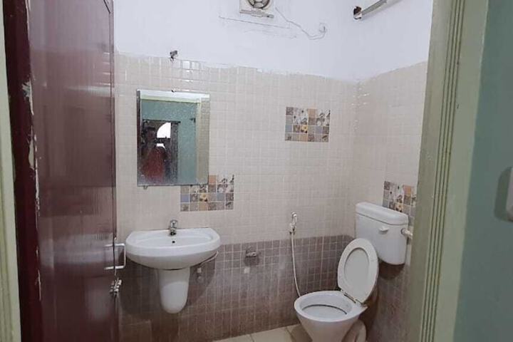 Room 5 of 7