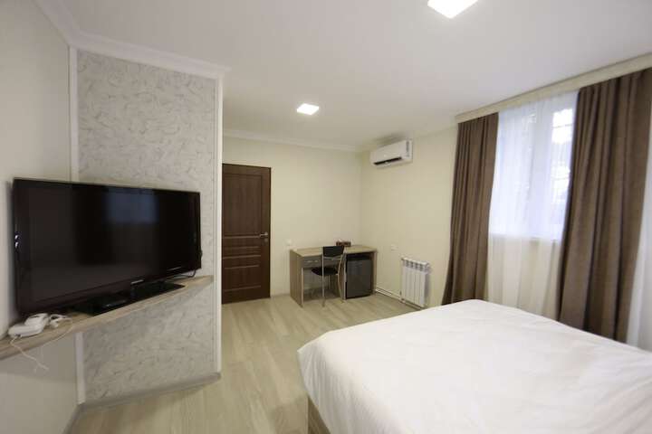 Room 18 of 77