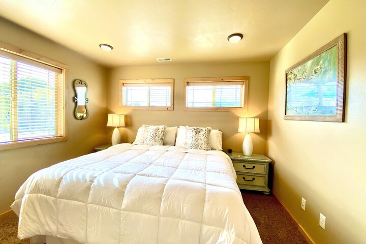 Lounge 223 of 426